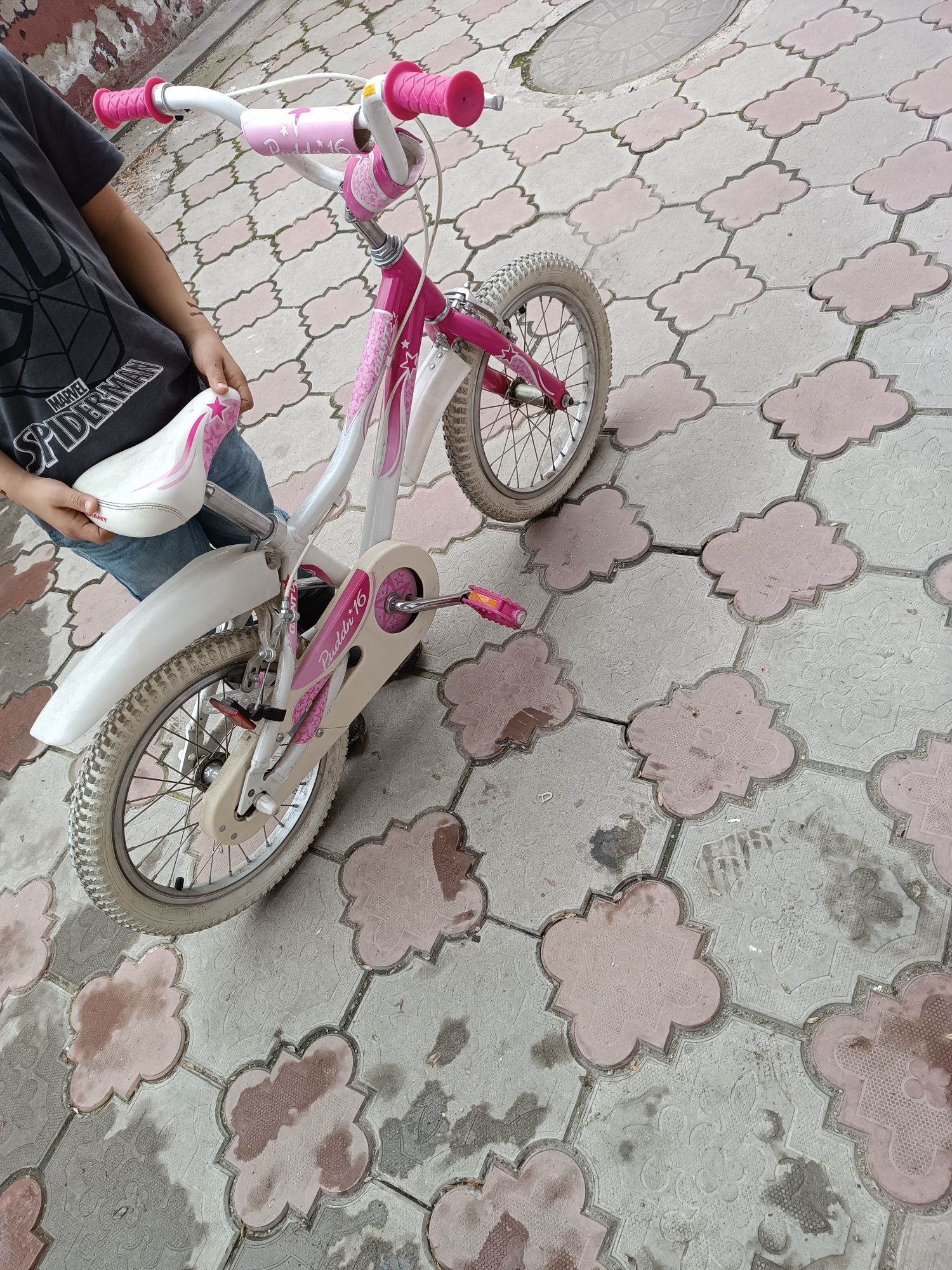 Велосипед  для девочек розового цвета