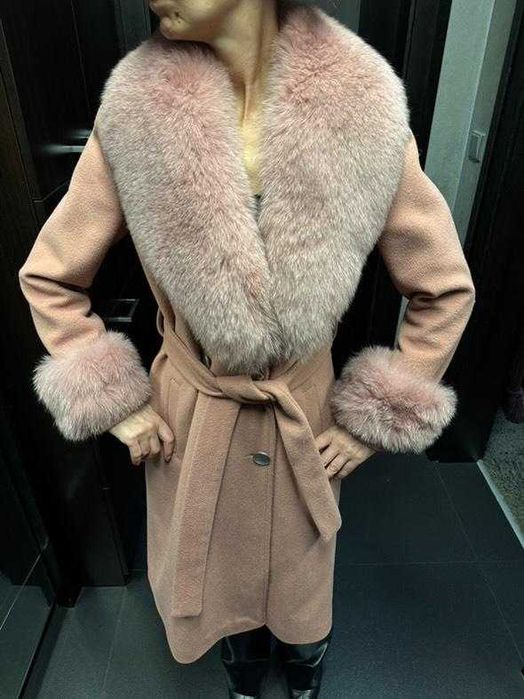 Розово палто с естествен косъм