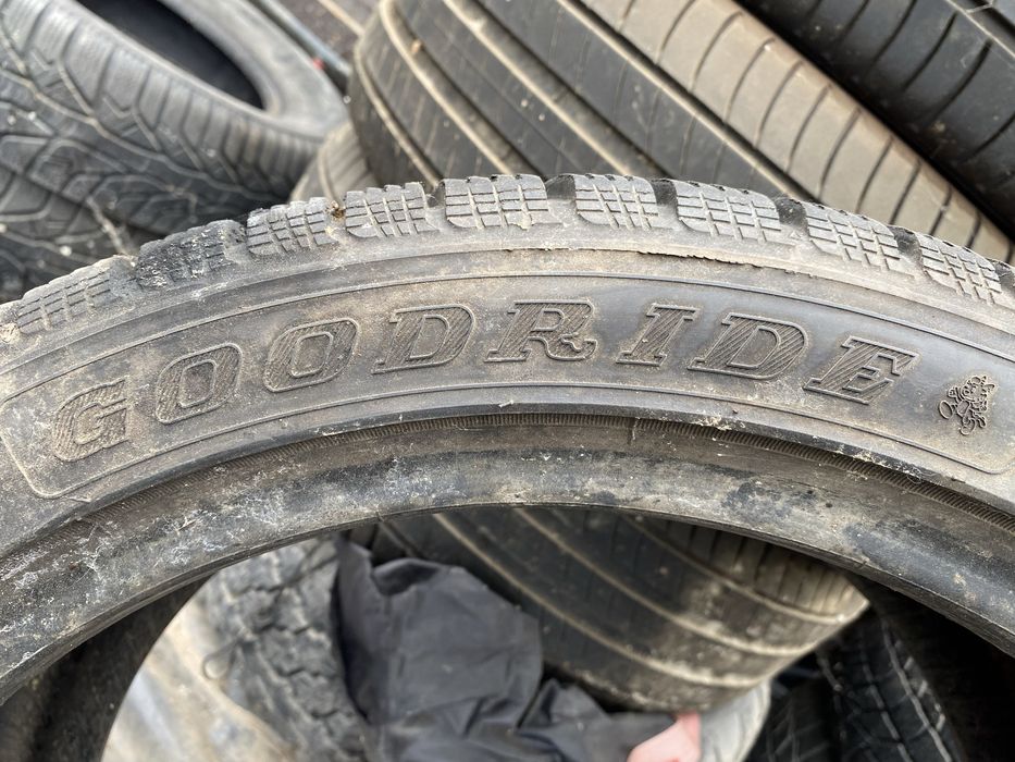 Зимни гуми 245.40.18