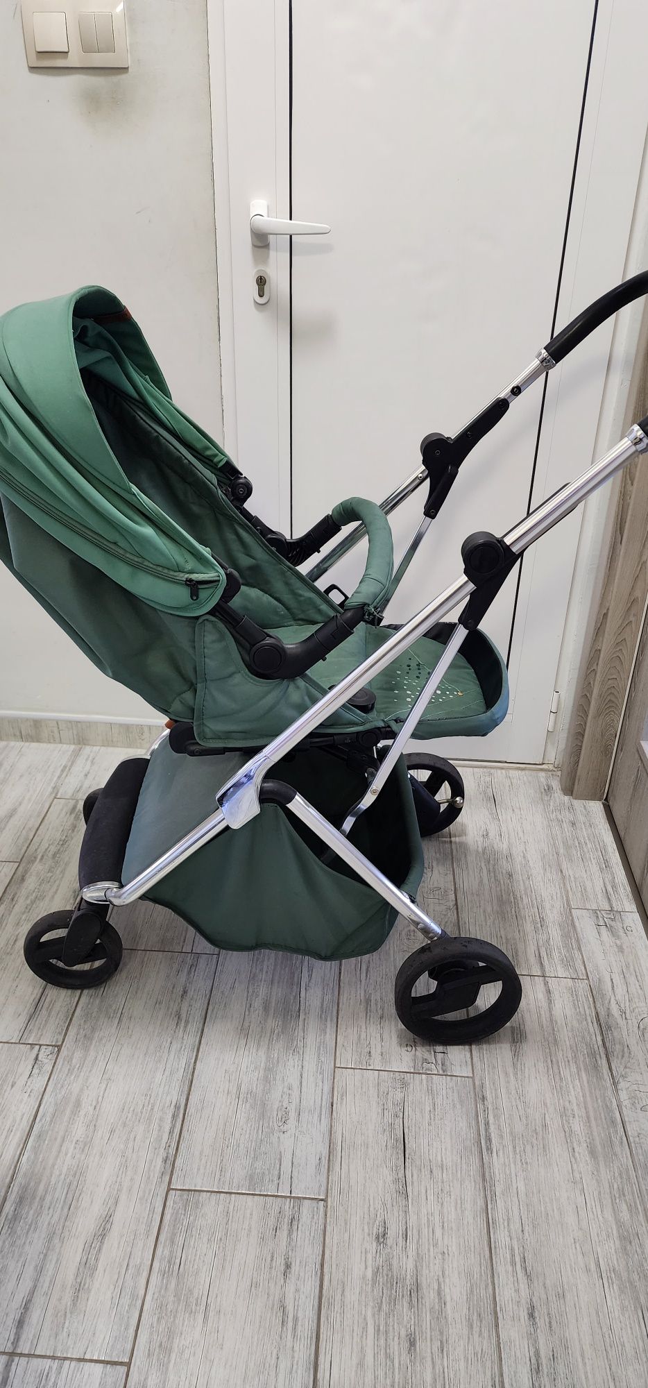 Продавам бебешка количка Chipolino Piruet 3 in 1