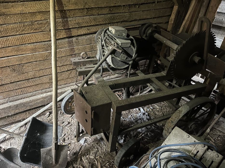 Motor de taiat lemne