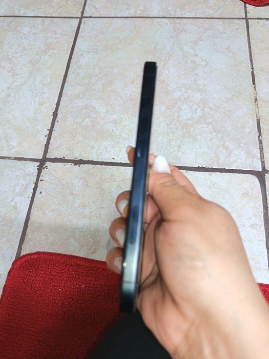iPhone 16 12b gb