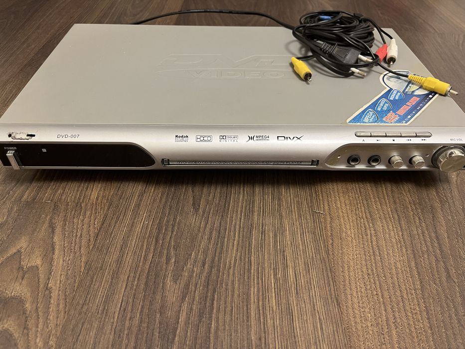 Продам DVD плеер