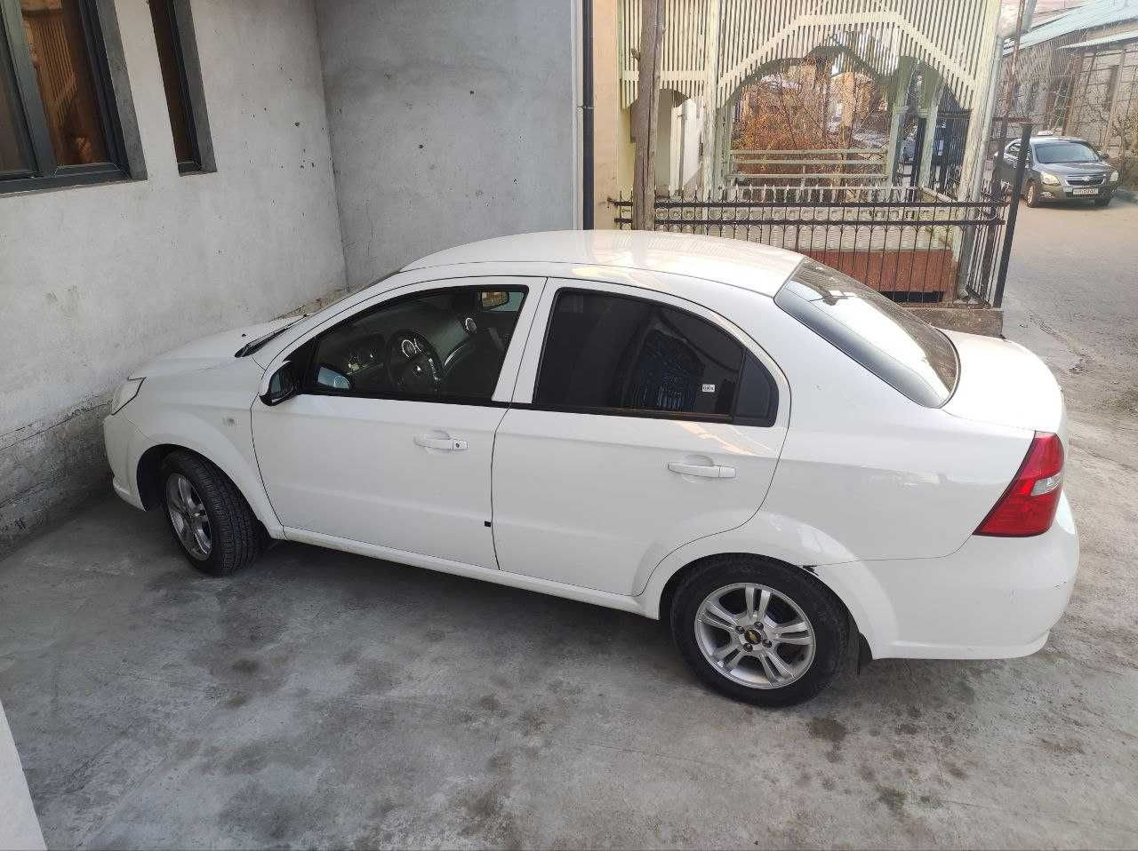 Автомашина NEXIA 3