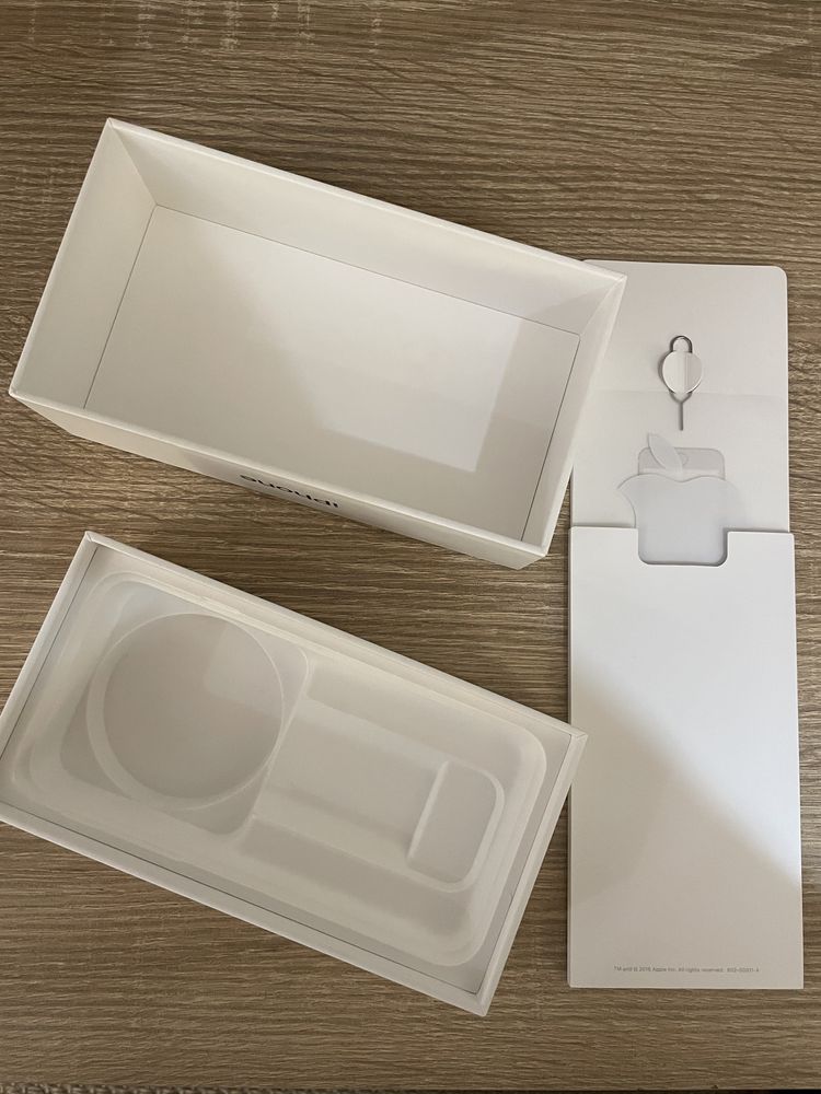 Vand cutii iPhone 7 si iPhone 8