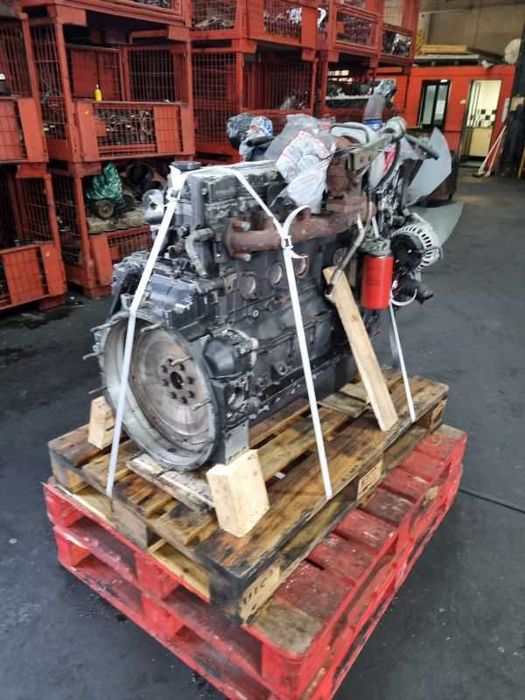 Motor CUMMINS QSB6.7 second hand pentru excavator