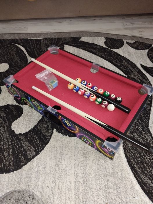 Măsuță de biliard.