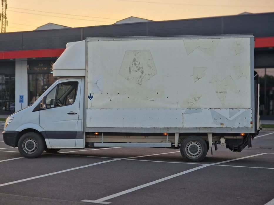Vând Mercedes Benz sprinter 2.2  cub+ lift 2009