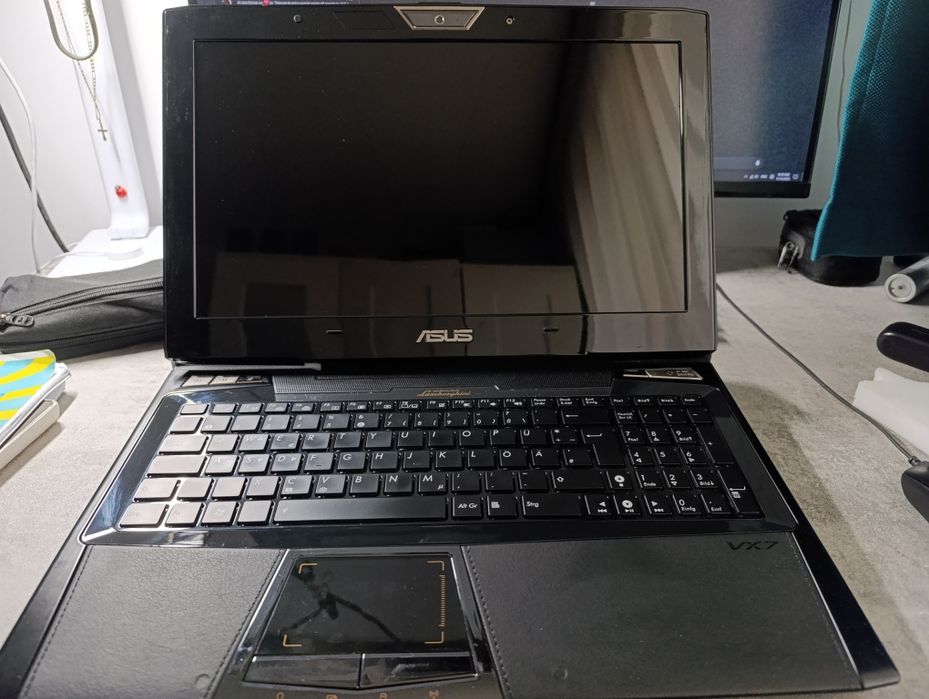 Vand laptop ASUS VX7 Lamborghini de colectie perfect functional