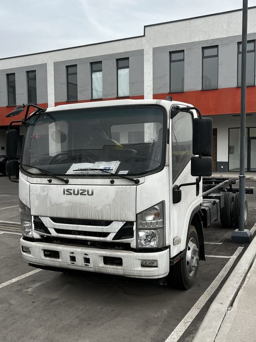 Isuzuu 700 P VI yengi