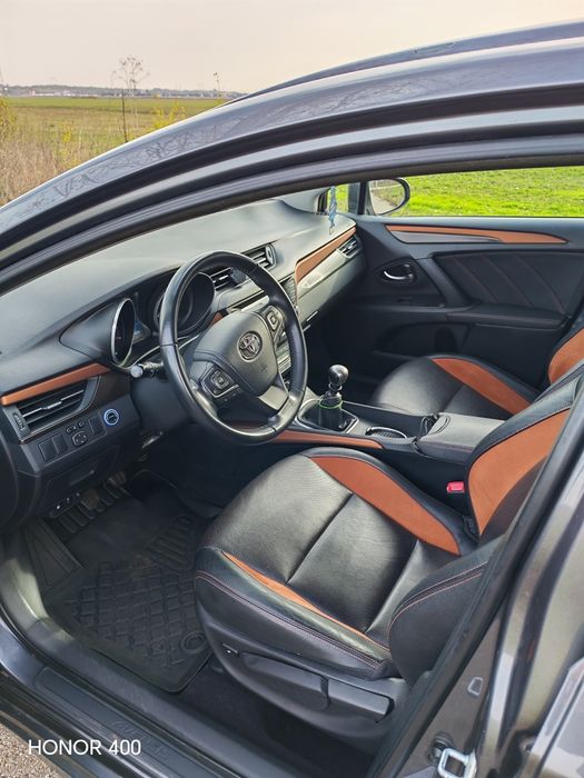 Toyota Avensis 1.8 - Business Edition - Touring cu GPL