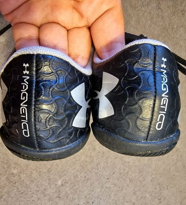 Adidasi fotbal  copii