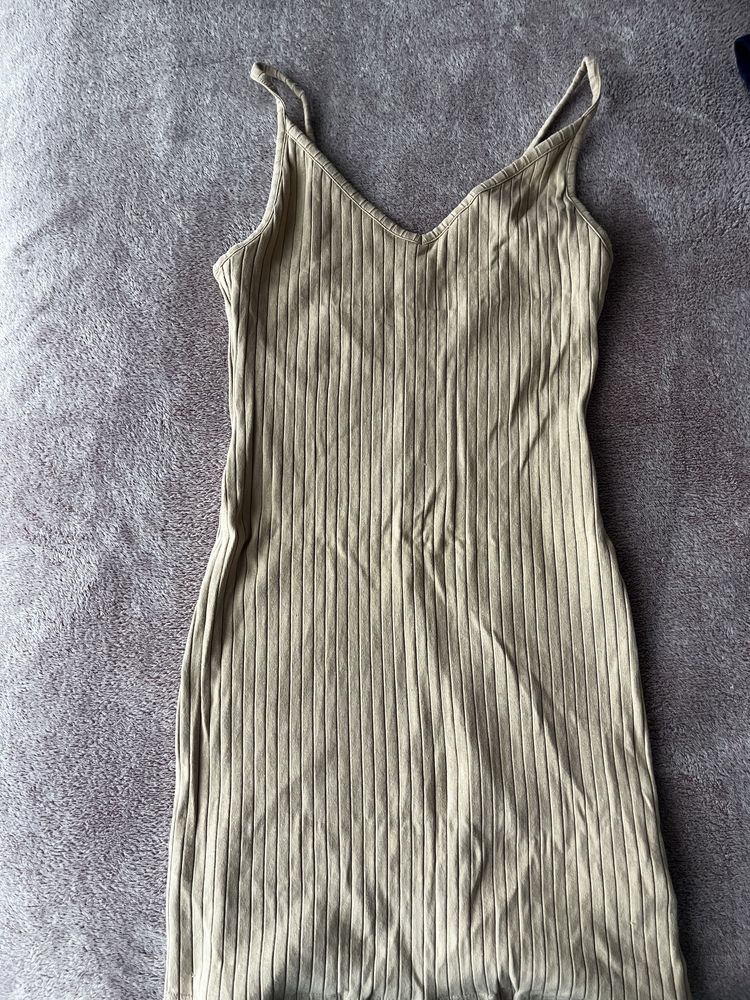 Кафява рокля на марката H&M