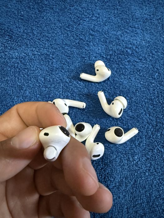 Продам на запчасти оригинал наушники от Airpods pro 1