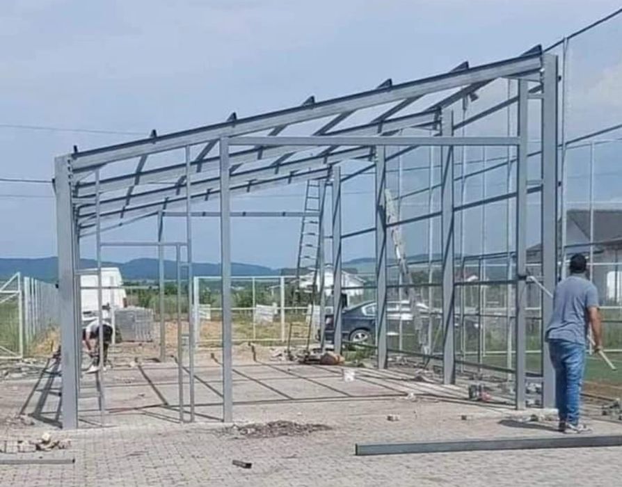 Vindem hale metalicie la comanda