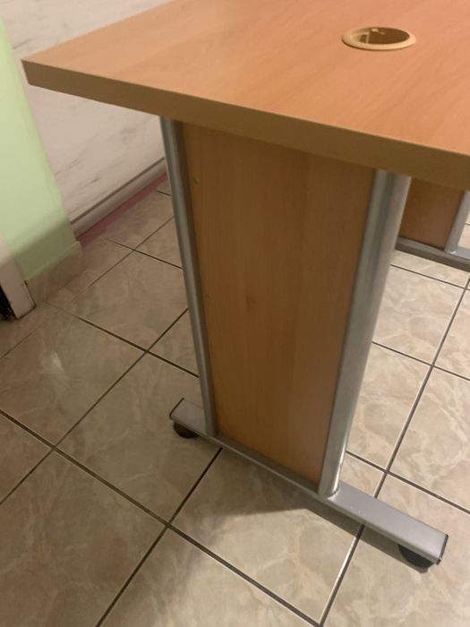 Офис бюро в идеално състояние,почти ново