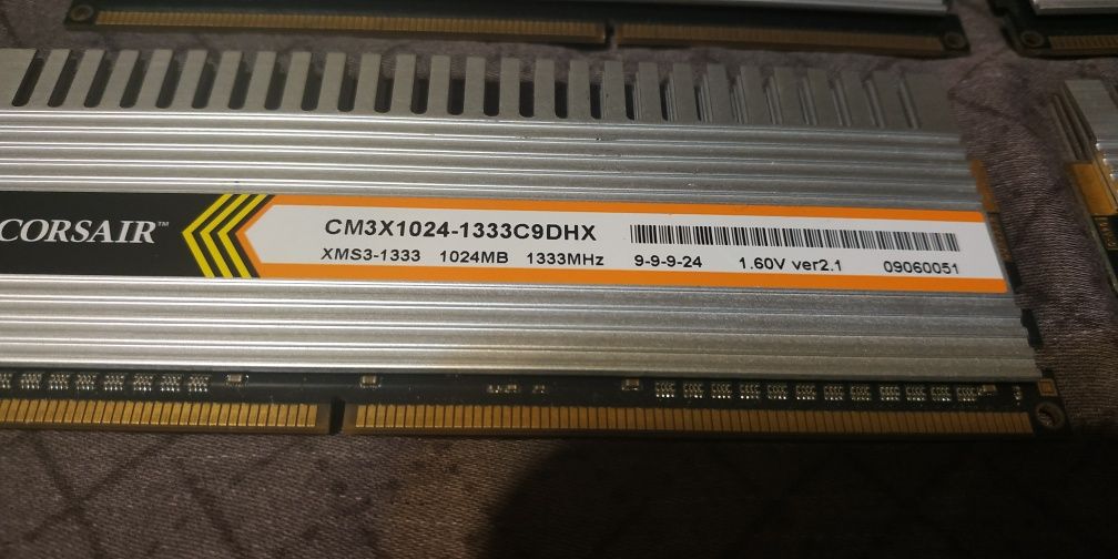 4gb ddr3 corsair gaming