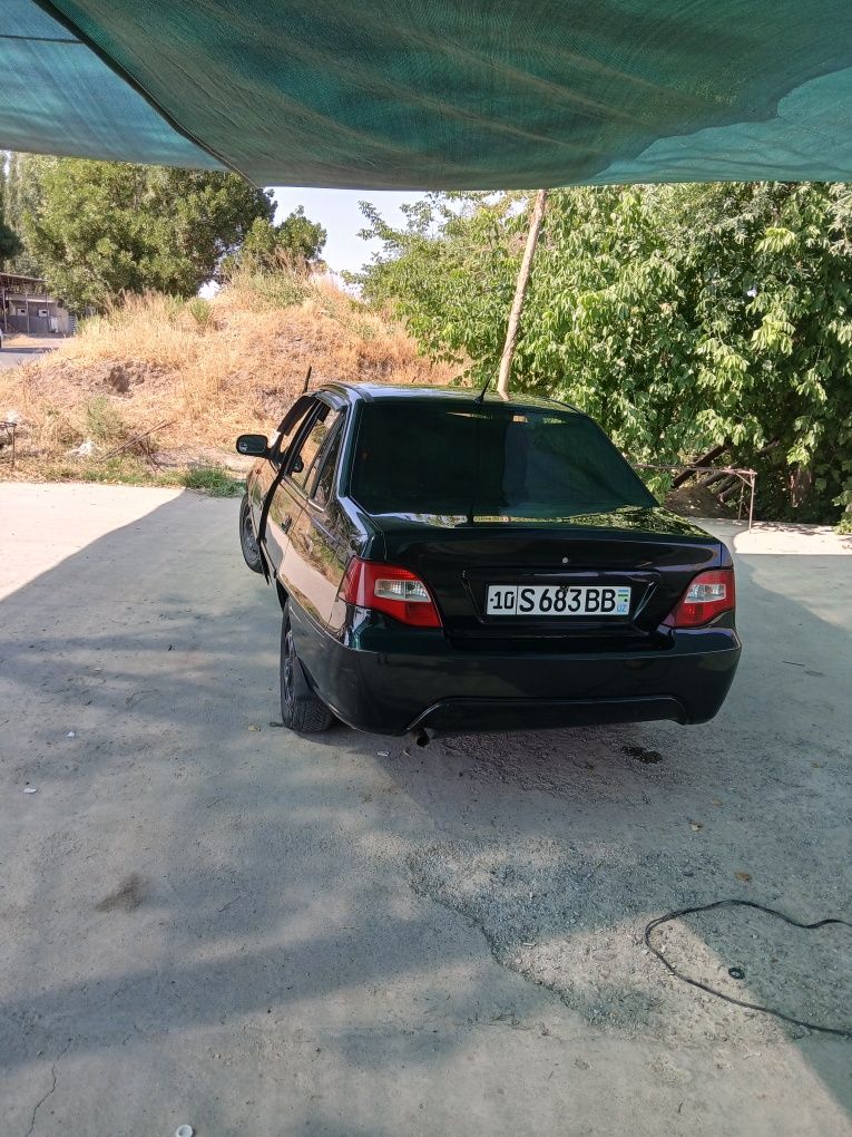 Nexia 2  srochna sotiladi yo Arenda