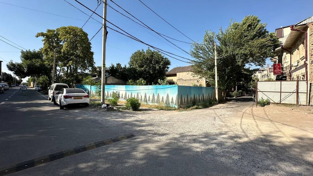 Продается земля первая линия, угловой. Ор. Ресторан Монa, Яккасарайски