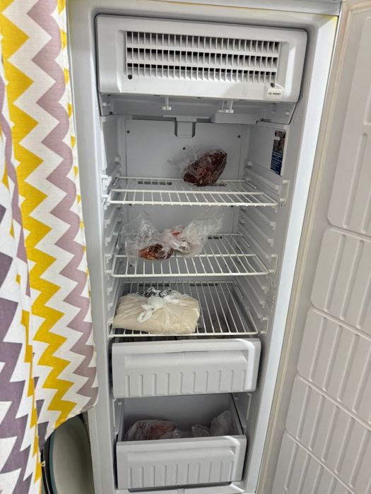 Продаю морозильник Индезит