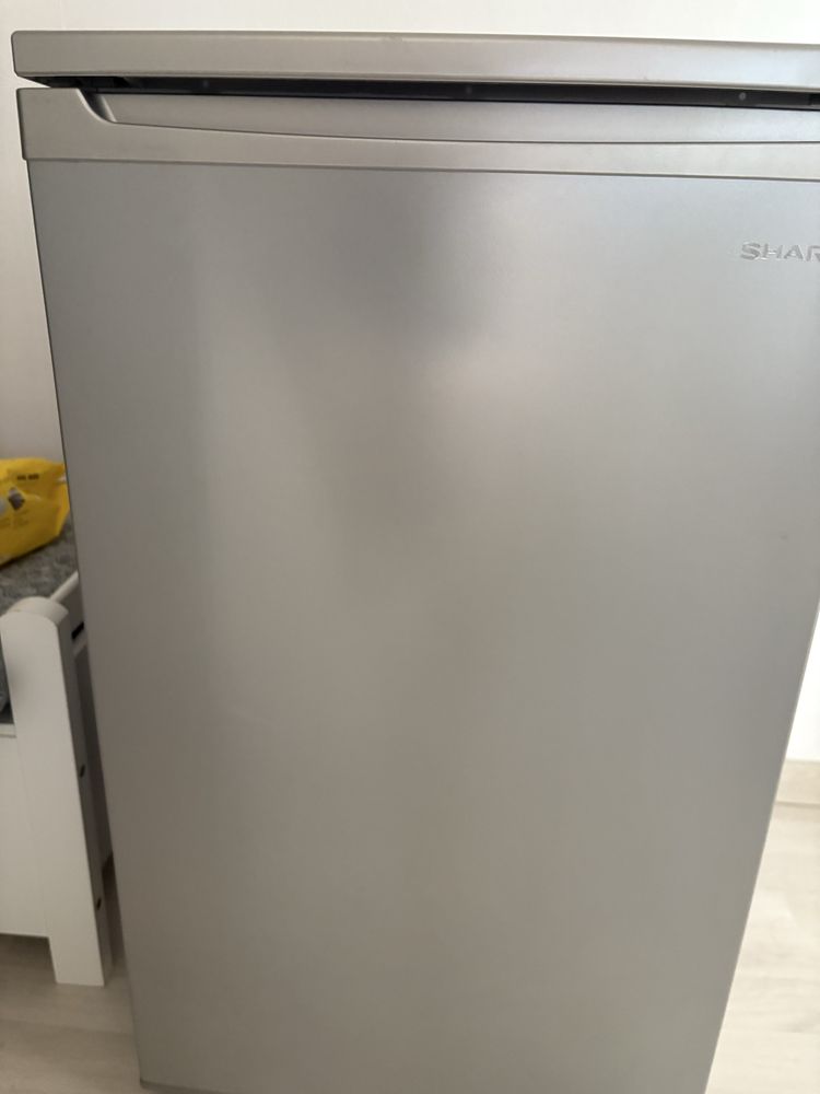 Frigider Sharp cu 1 usa