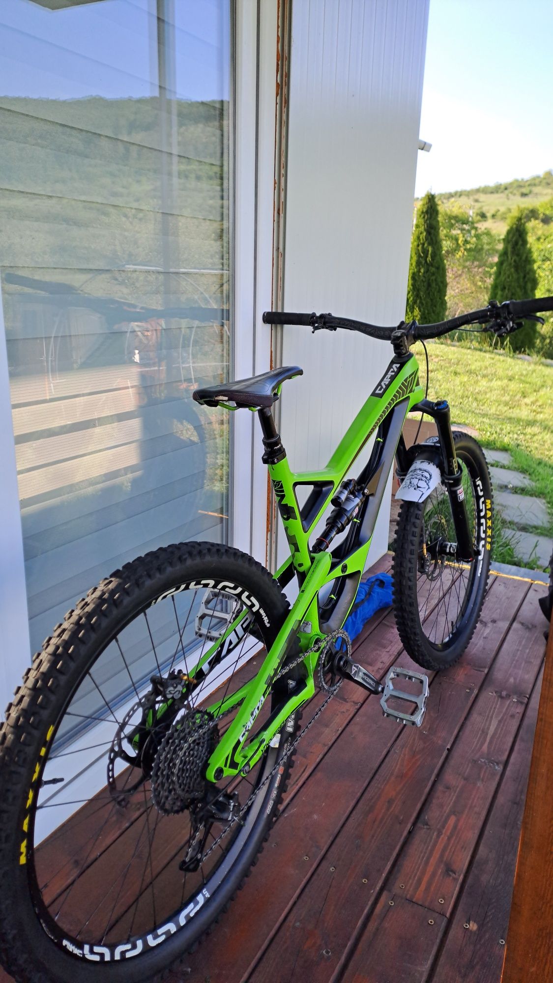 Bicicleta full suspension YT Capra CF