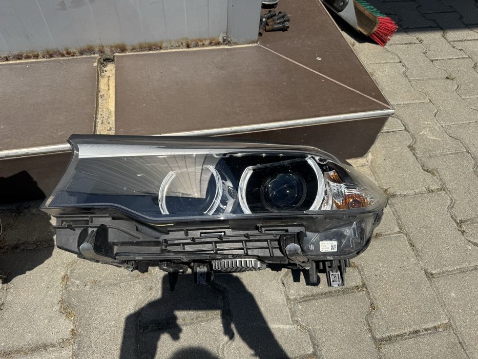 Оригинални оборудване фарове ляв и десен фар за BMW G30