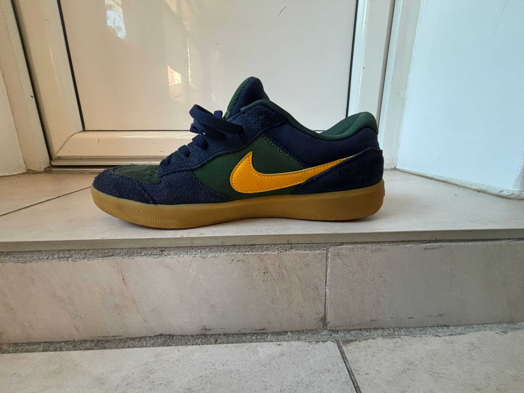 Pereche de papuci Nike SB FORCE 58 marimea 43