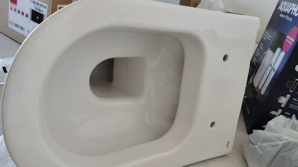 Тоалетна чиния за вграждане ROCA Nexo