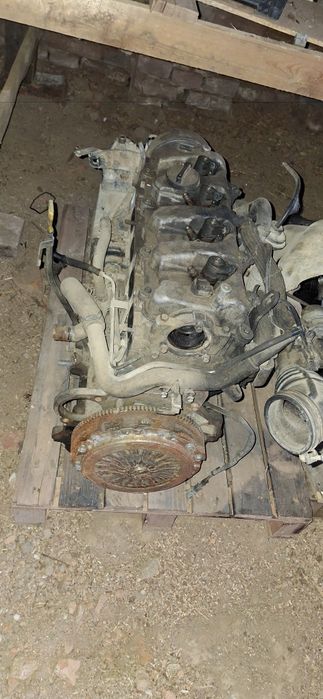 Dezmembrez Hyundai santa fe 2l 4×4 2003 cutie manuala