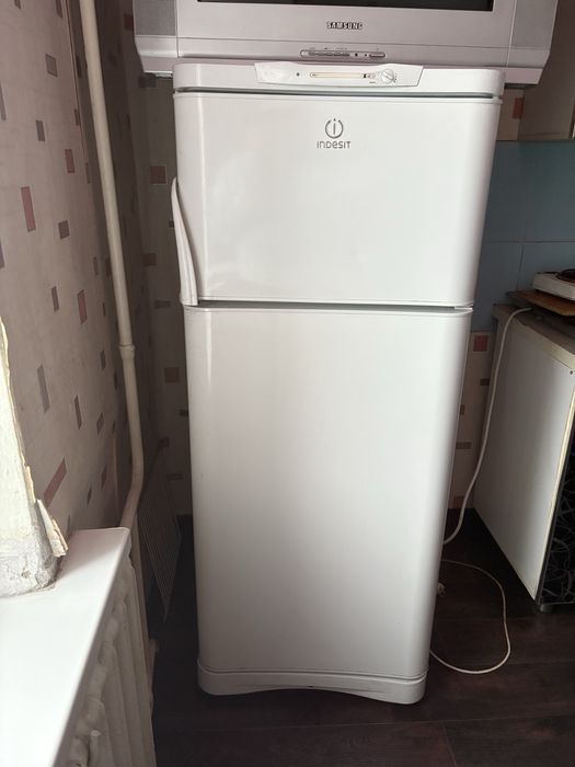 Продам холодильник