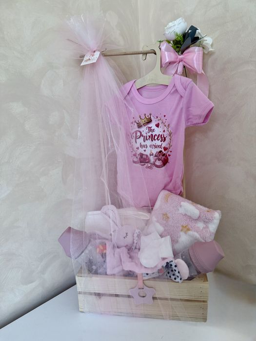 Подаръчна кошница / щайга за бебе