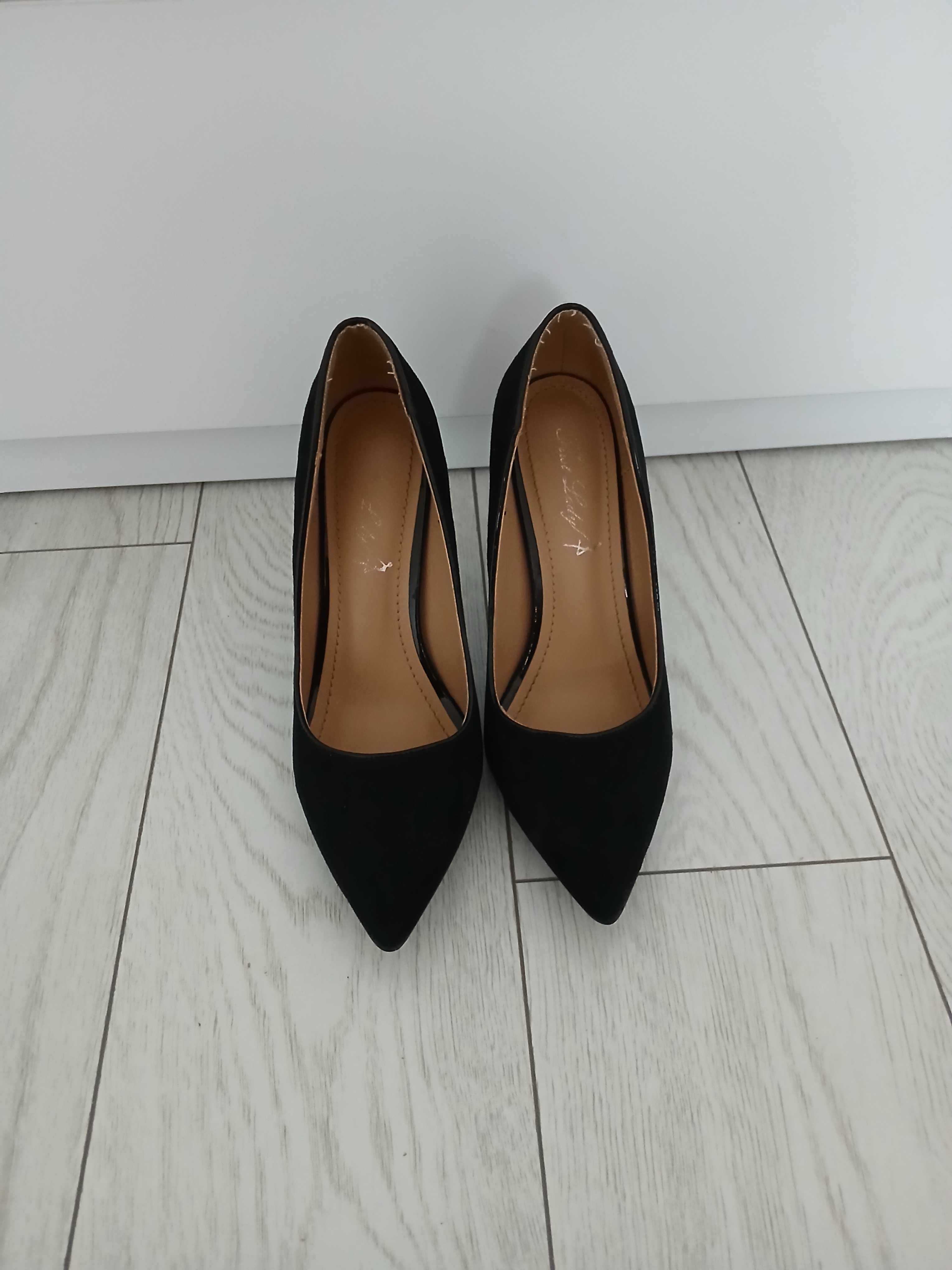 Pantofi stileto negri
