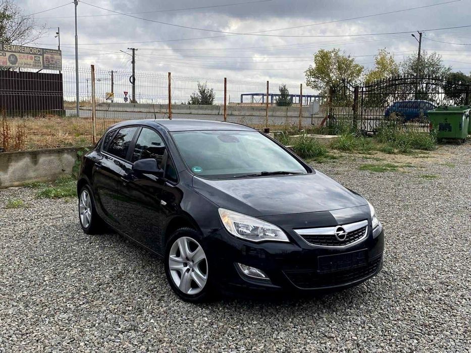 Opel Astra J 1An Garamtie Posibilitate Rate/Finantare