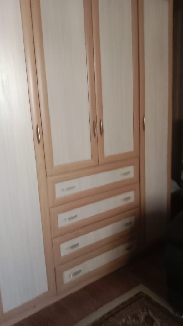 Продам шкаф в хорошем состоянии.