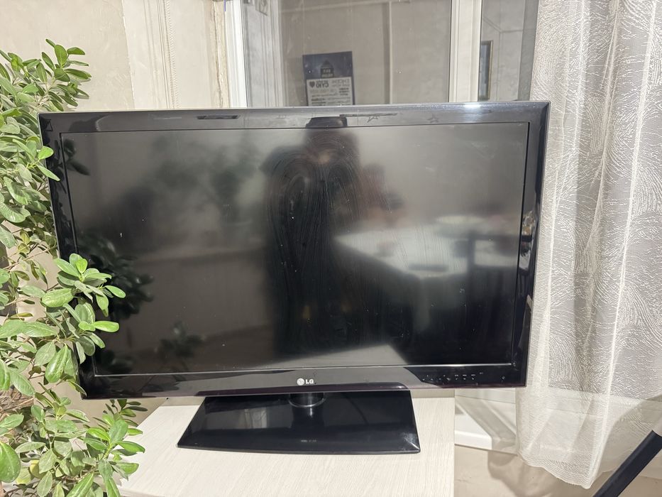 Продам телевизор Lg и hisense в хорошем состояние