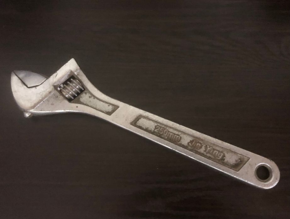 Разводной ключ 250мм.