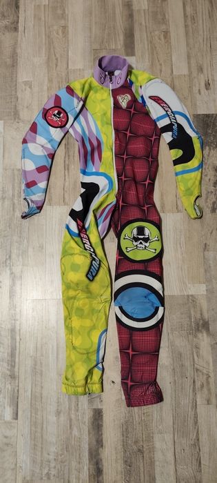 Състезателен ски гащеризон