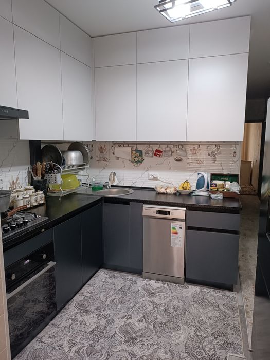 ПРОДАЁТСЯ  3ком кв