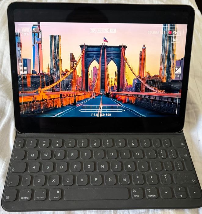 IPAD pro 11, a 3 a generatie, ca nou+husa cu tastatura si folie