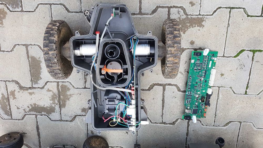 Robot de tuns iarba,Husqvarna, piese,motor,baterie,modul,roti