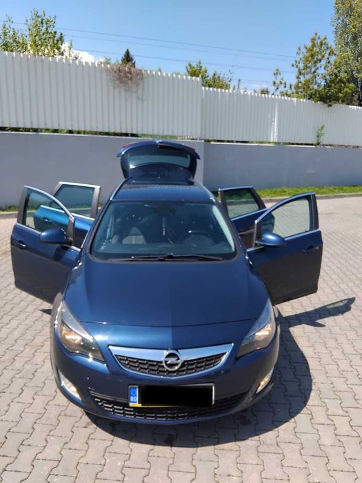 Opel Astra j 2012