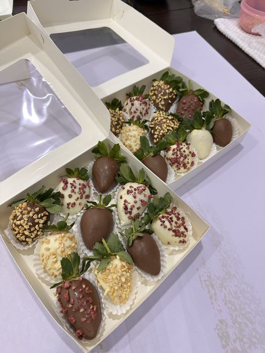 Клубника бокс 5500 тг