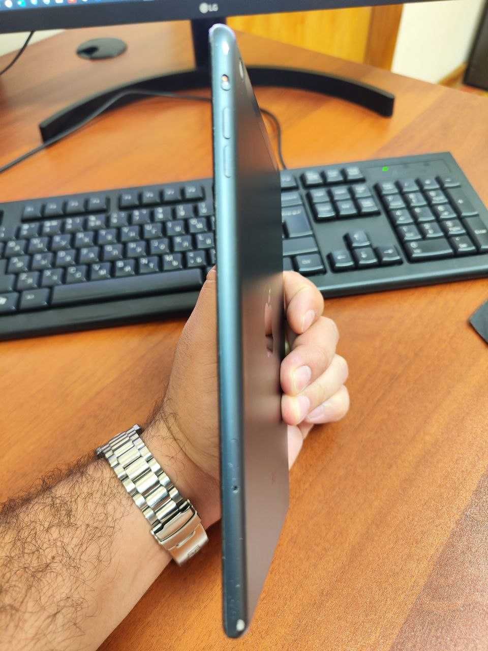 Продаю Apple iPad mini 1