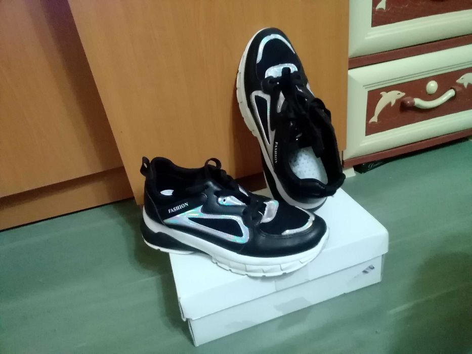 Adidasi/ Pantofi sport Fashion alb-negru, talpa inalta, superbi, 40-41