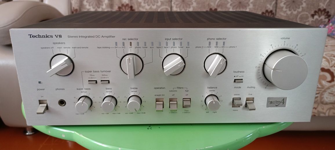 Усилитель Technics V8.