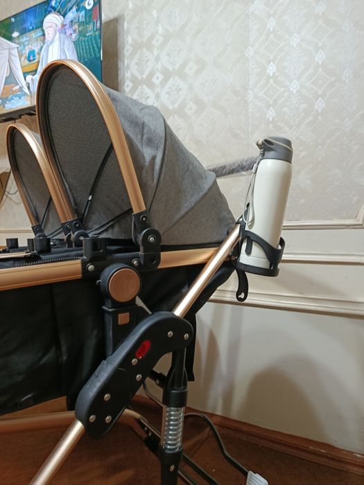 Egizaklar uchun kolyaska