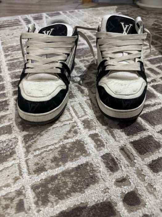 Продавам!Louis Vuitton sneakers