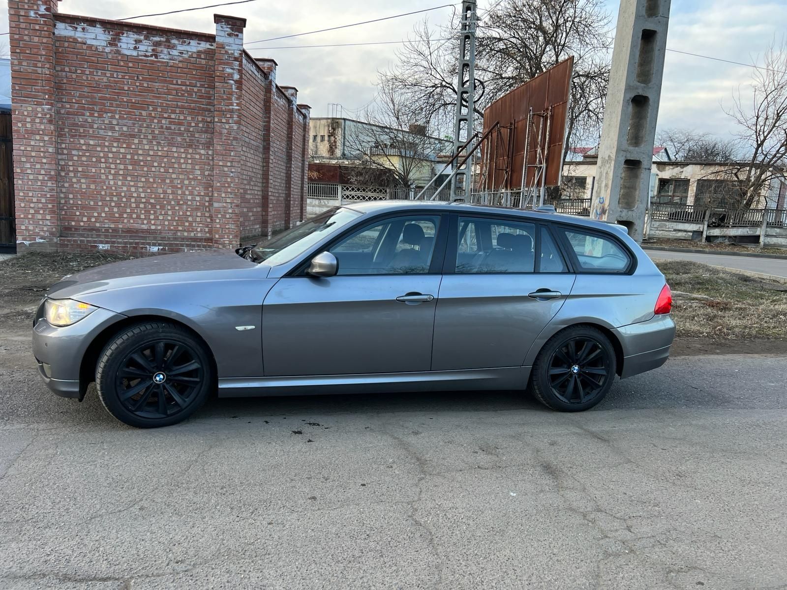 BMW 320 D 184 cai An 2011