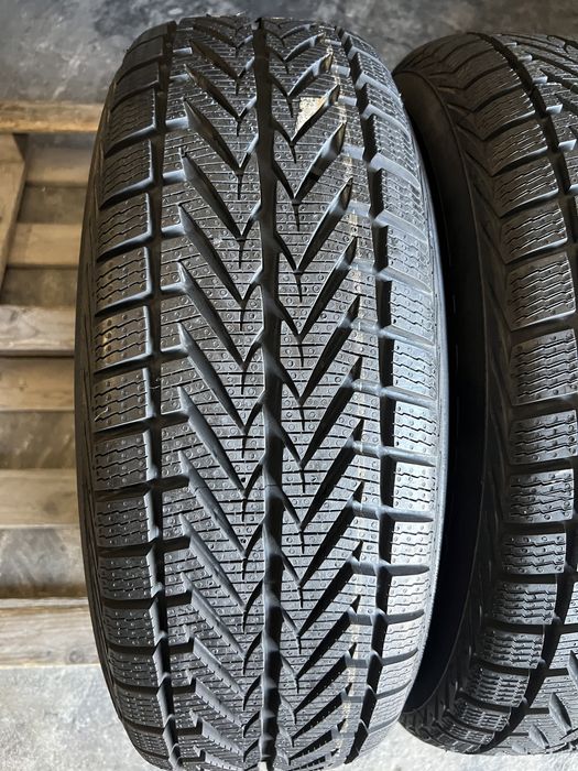 2 anvelope de iarna 215/65/16 Vredestein Profil Nou!